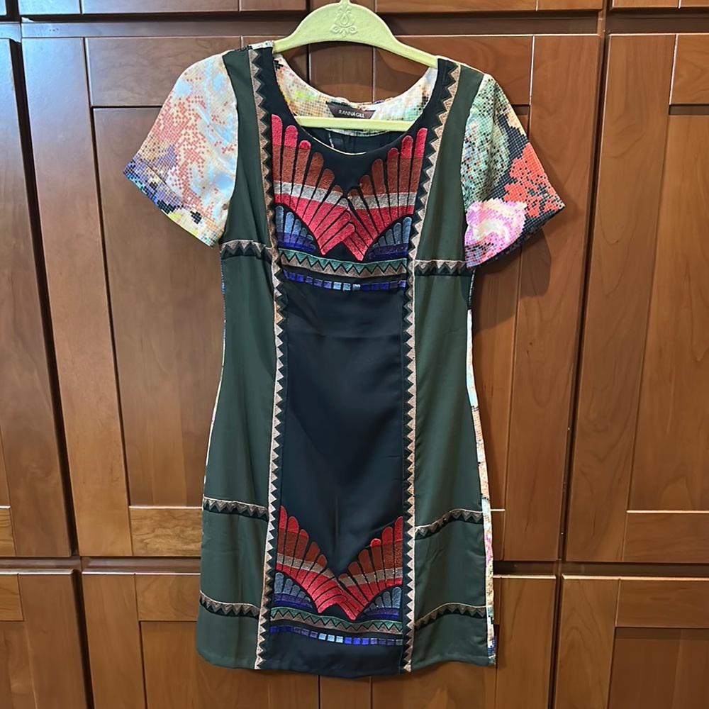 Ranna Gill Green Sheath Mini Dress with Raglan Sleeves